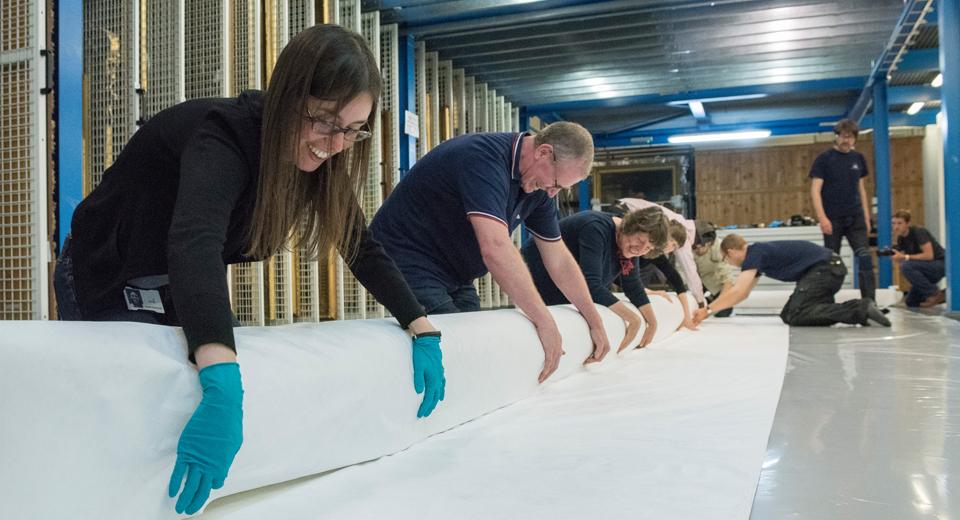 Covering the rolled textile with Tyvek®