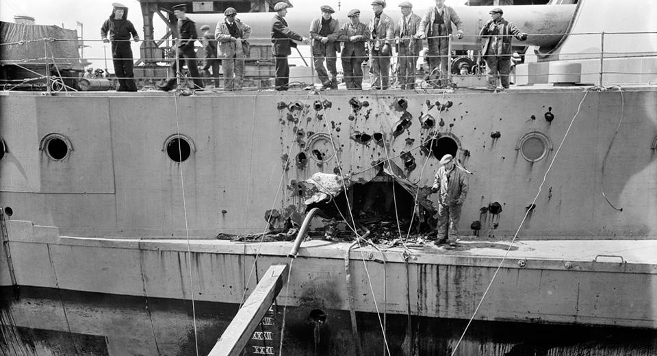 Damage to HMS Warspite, after the Battle of Jutland
