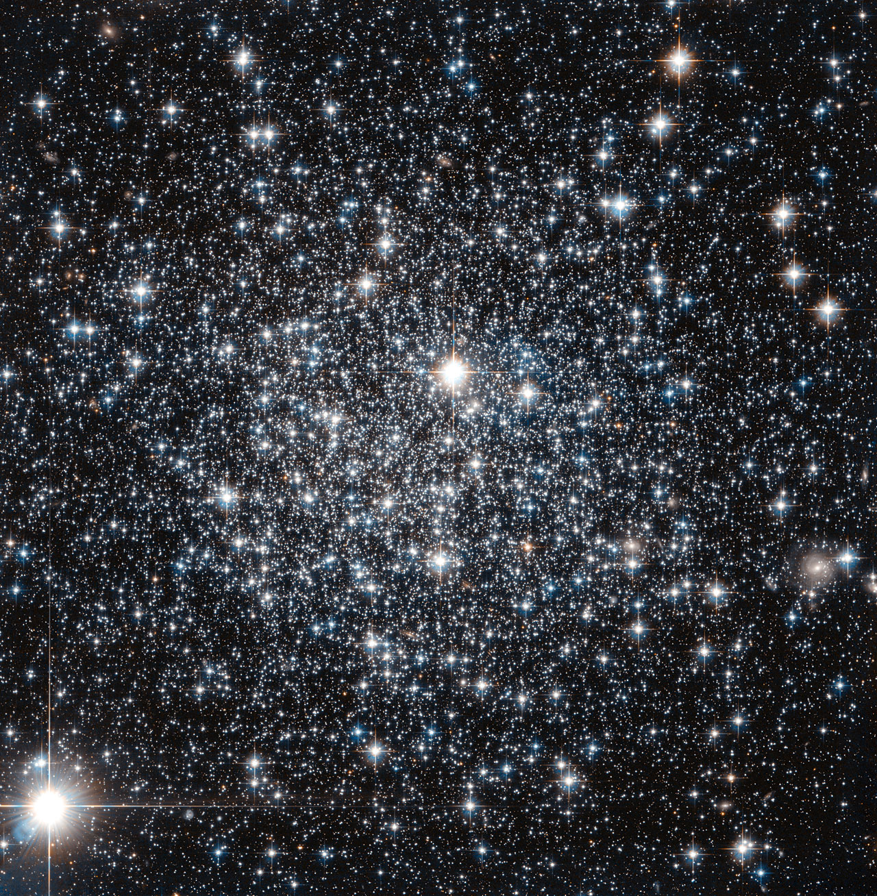 Hubble Telescope Captures Spectacular Image Of Globular