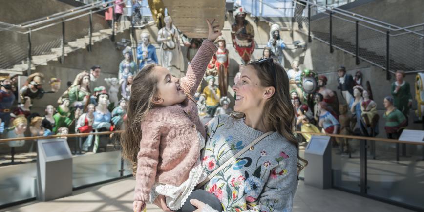FAMILY FUN CUTTY SARK MOTHER AND DAUGHTER DOCK