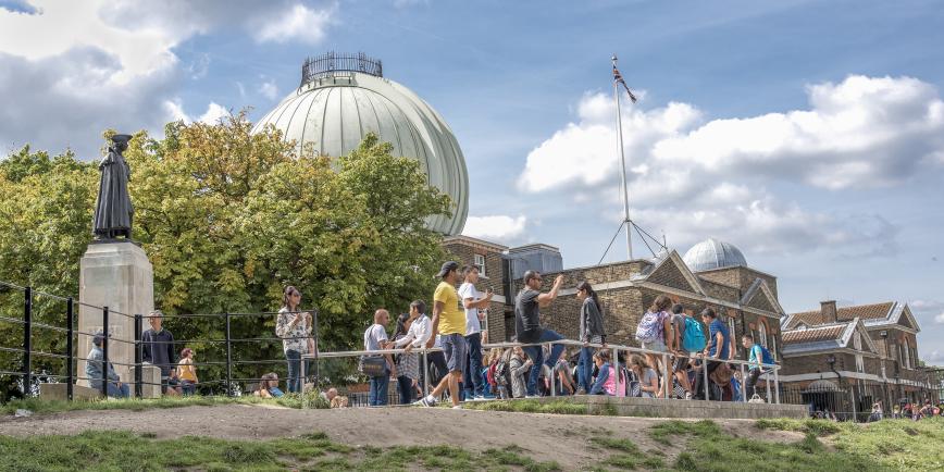 Crowds outside the Royal Observatory