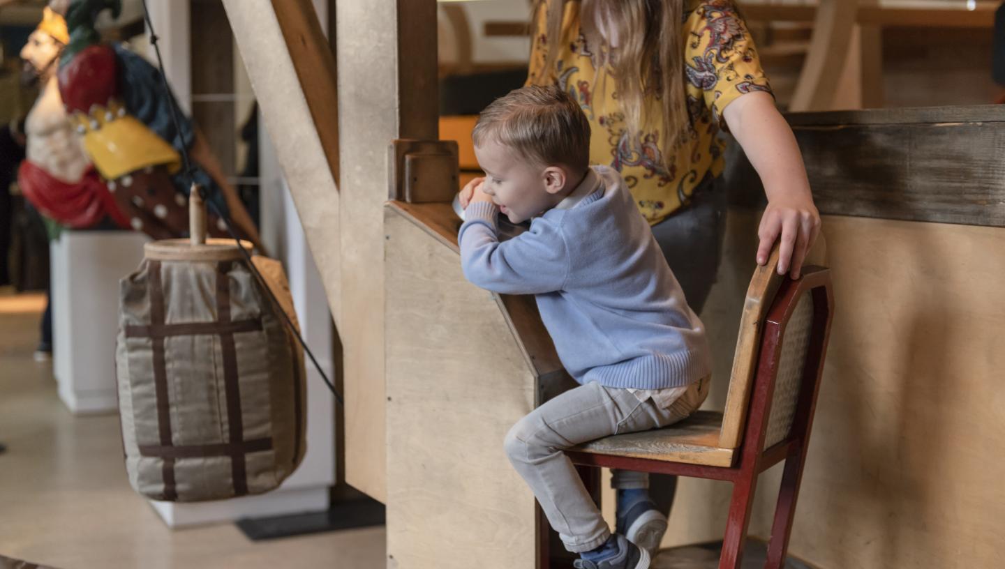All hands gallery