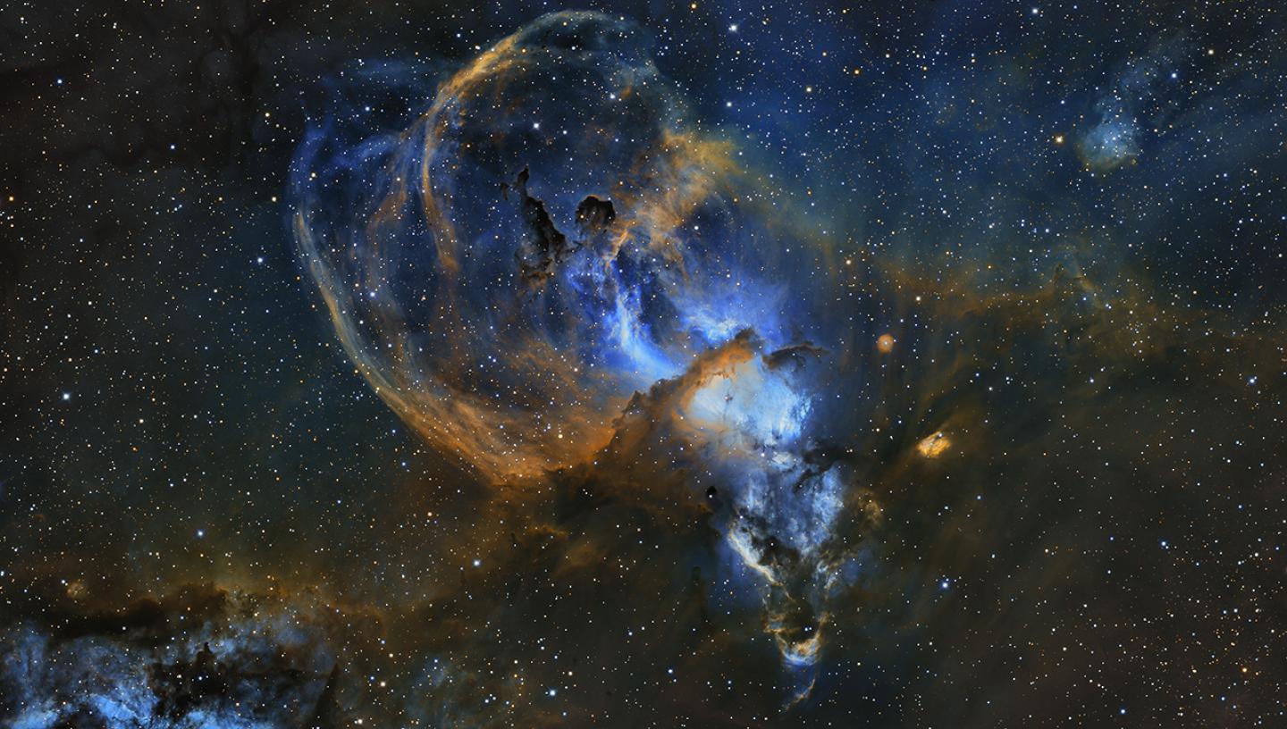 SN-20348-1_Statue of Liberty Nebula © Martin Pugh.jpg