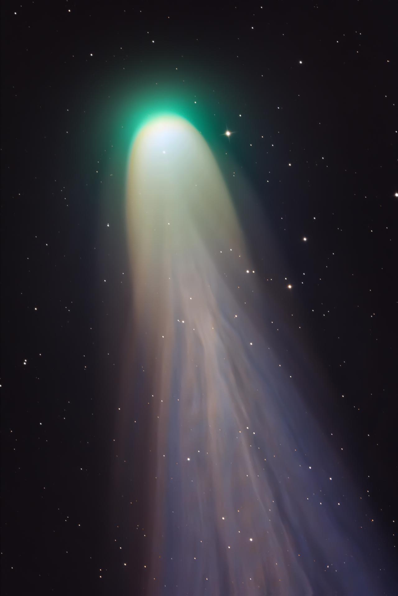 An image showing 'Comet Leonard by Matt Dieterich - Astronomy Photographer of the Year 2022'