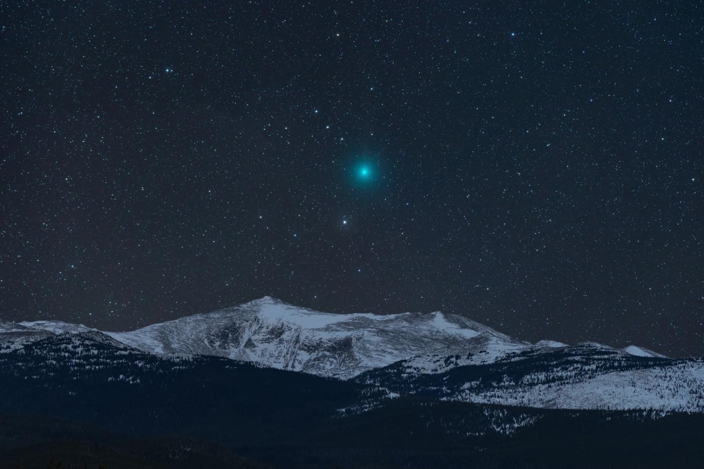 An image showing 'Comet and Mountain © Kevin Palmer'