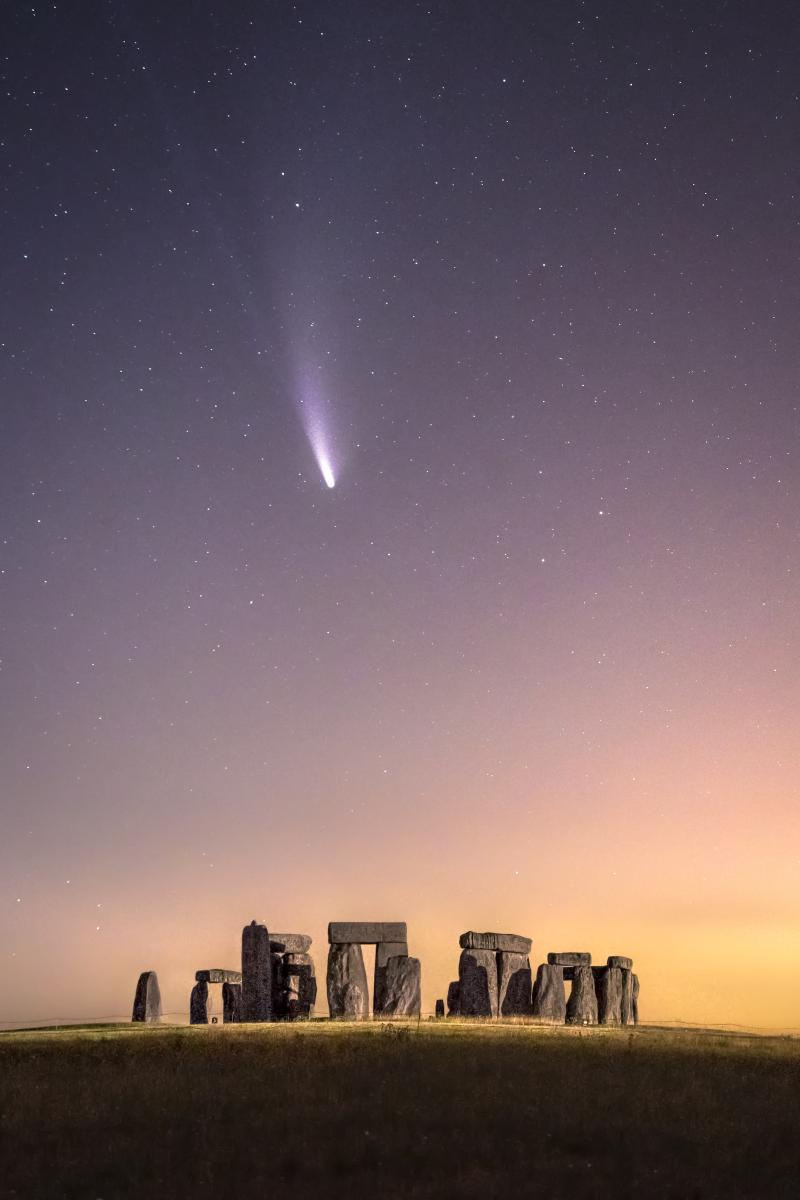 A comet flies over Stonehenge