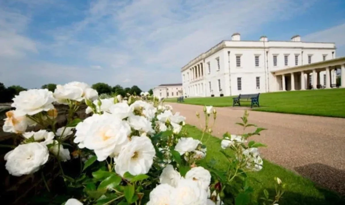 Rose garden and Queens House