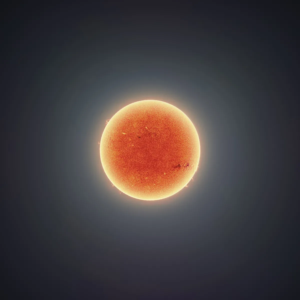 Photo of the Sun with rings of light around it
