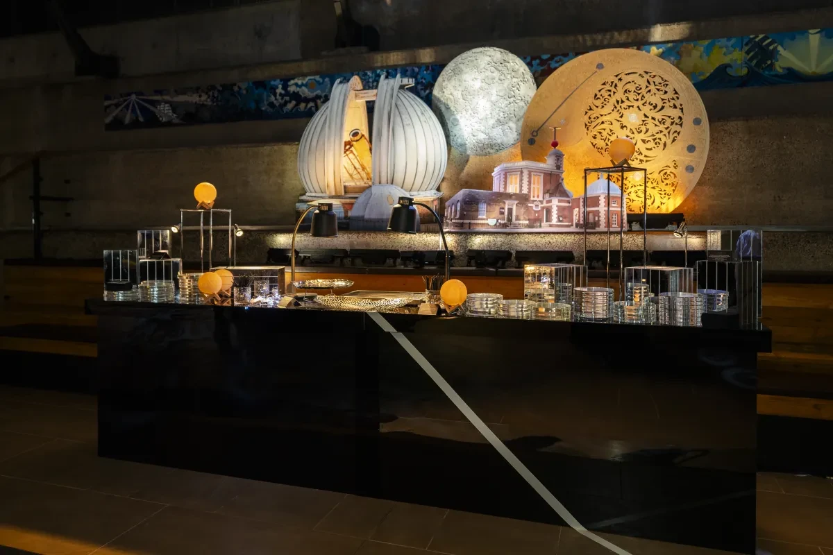 Custom-built Royal Observatory & Prime Meridian food station
