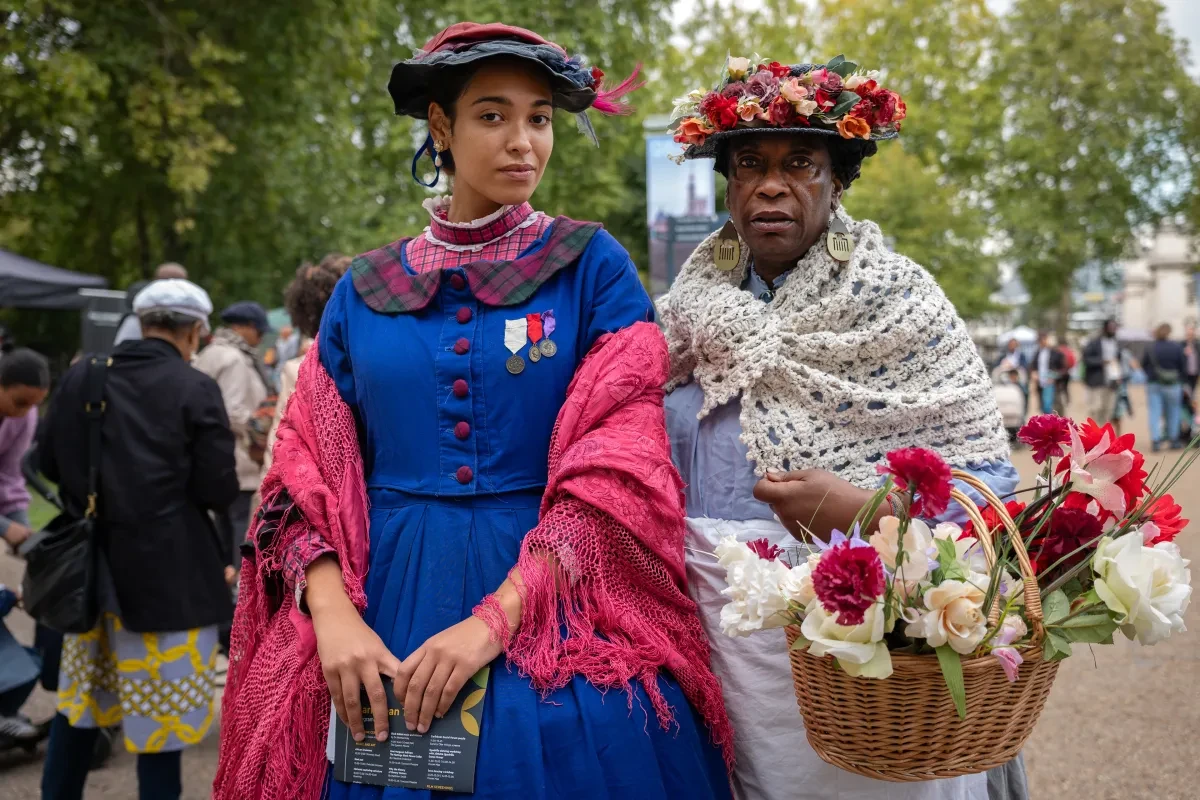 An image for 'Roaming entertainment'