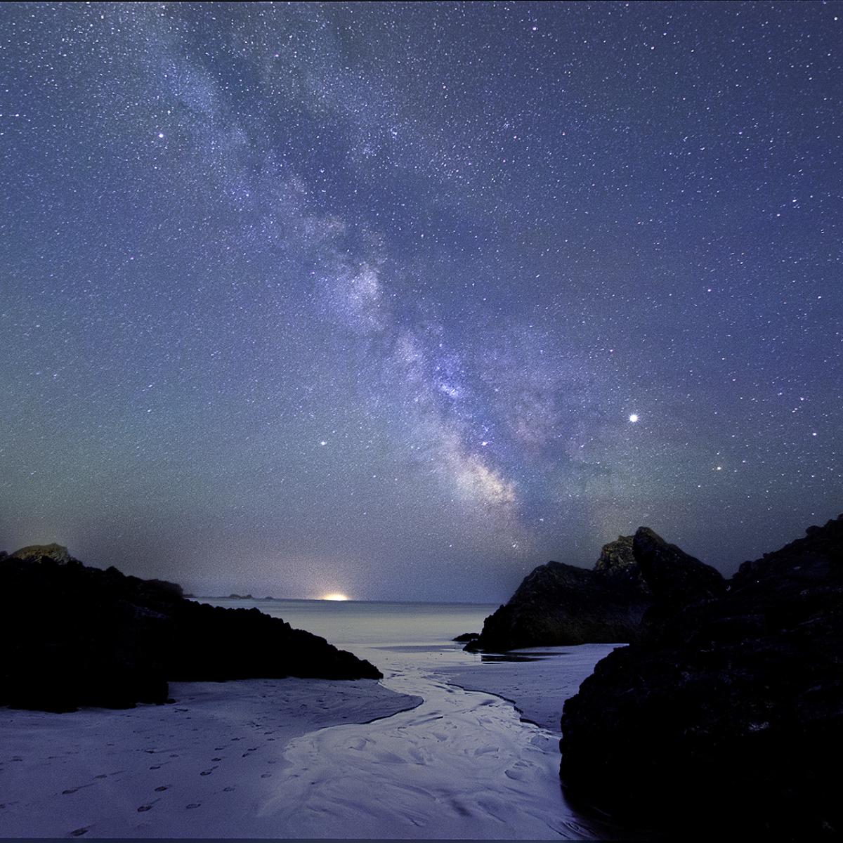 BN-68303-5_Kynance Cove under the Milky Way © Louise Jones.jpg