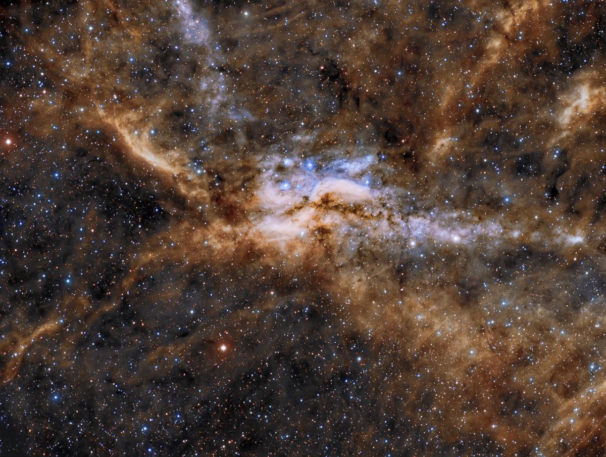 SN-3569-5_Simeis 57, Propeller Nebula © César Blanco.jpg