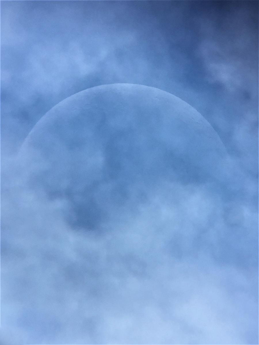 Y-29307-27_Clouds Across the Moon © Casper Kentish.jpg