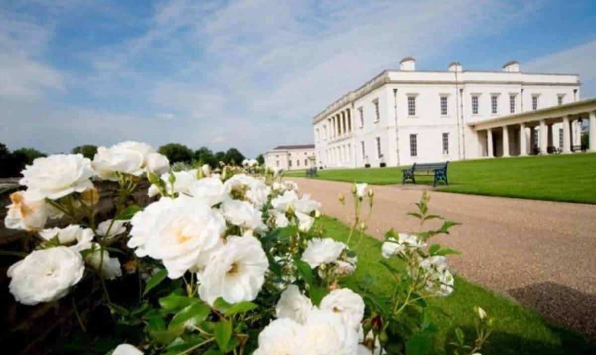 Rose garden and Queens House