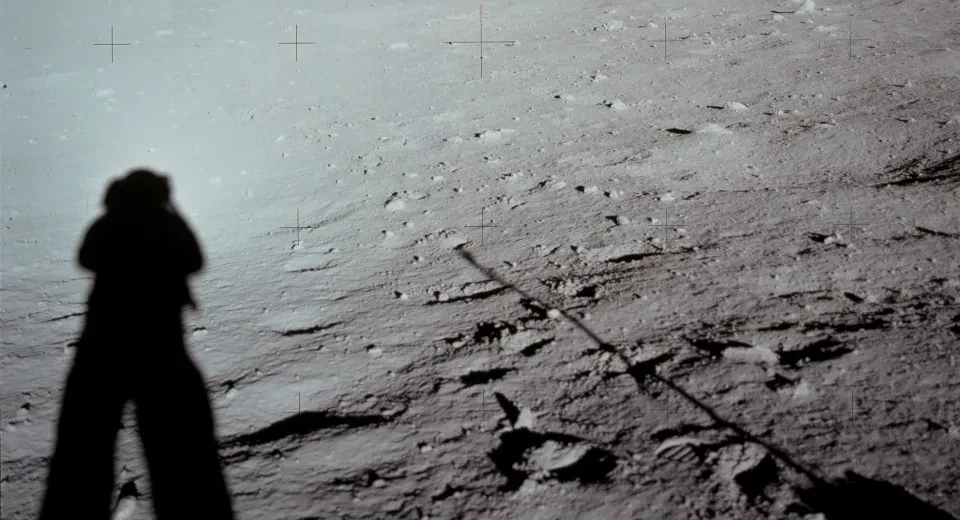 Siamo davvero stati sulla Luna? Le prove che smontano le teorie dei complottisti