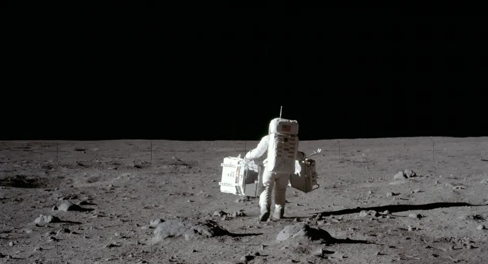 Siamo davvero stati sulla Luna? Le prove che smontano le teorie dei complottisti