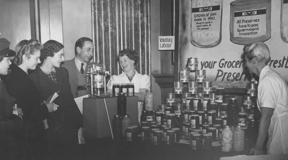 Wartime fruit preserving in the 1940s