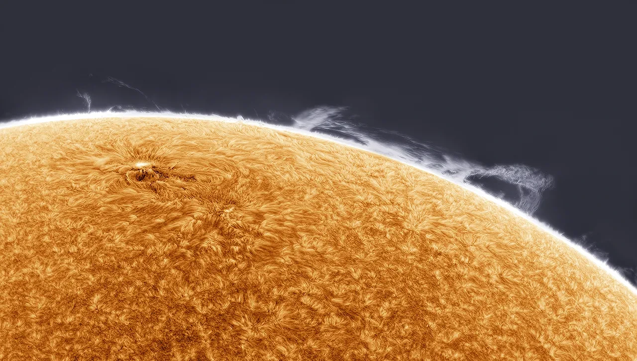 Close up of gold clouds of hydrogen gas
