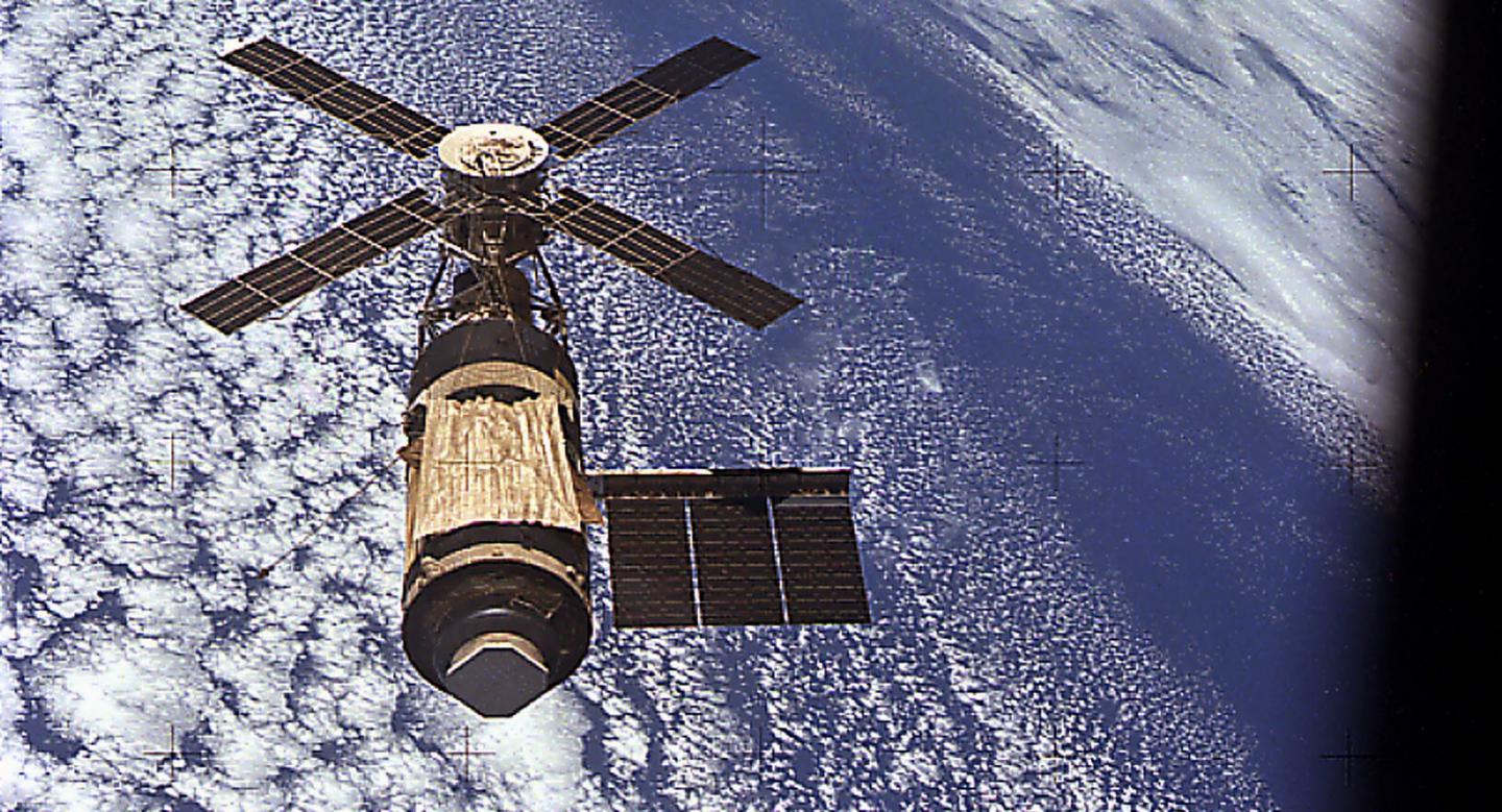 Skylab in Orbit (NASA Archive, 11/16/73)