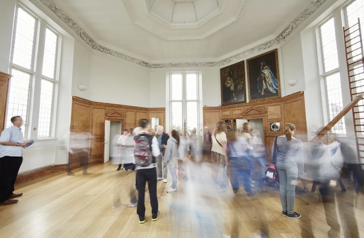 Time-lapse view of visitors in the Octagon room.