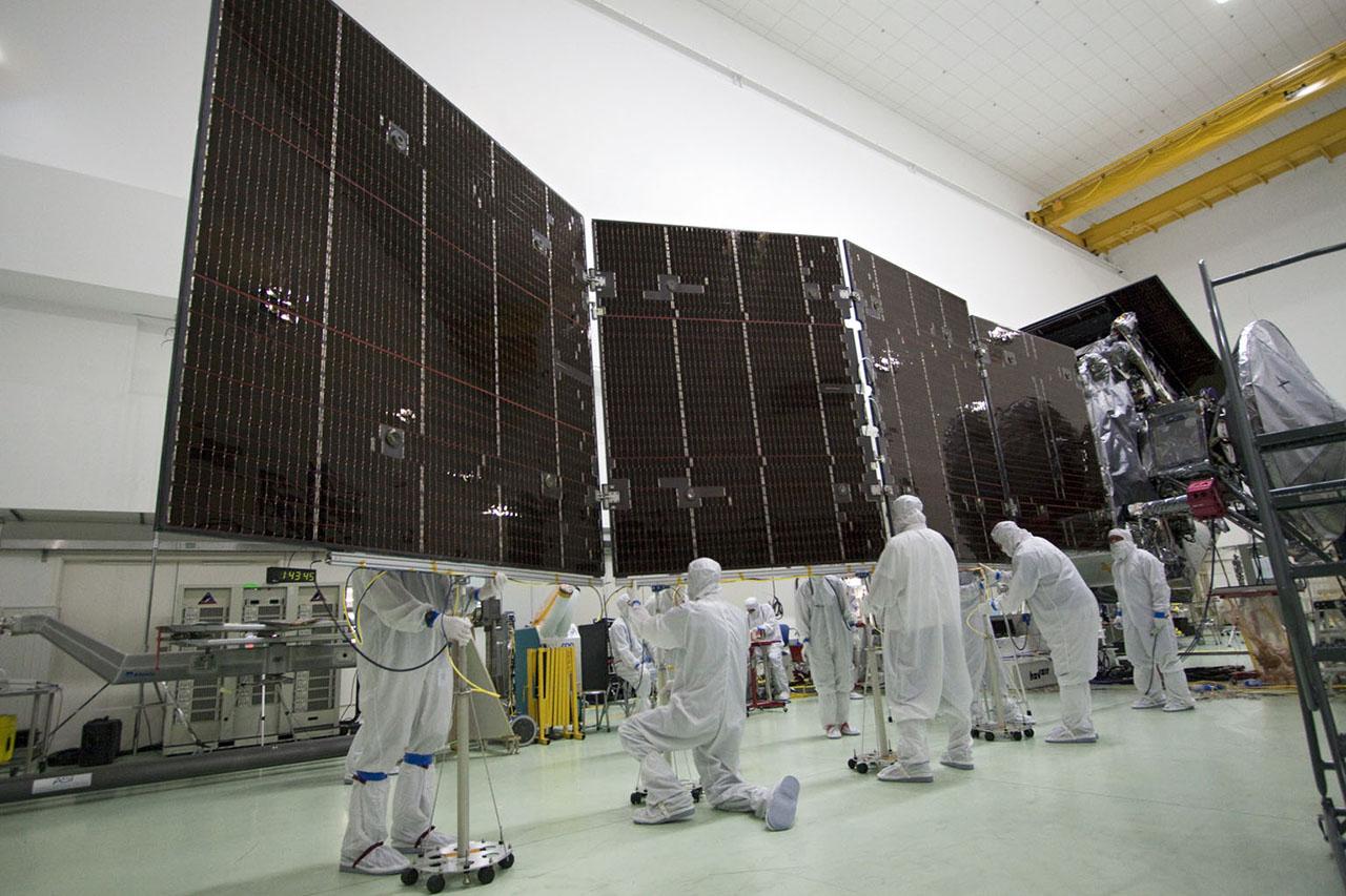 9m-long solar array