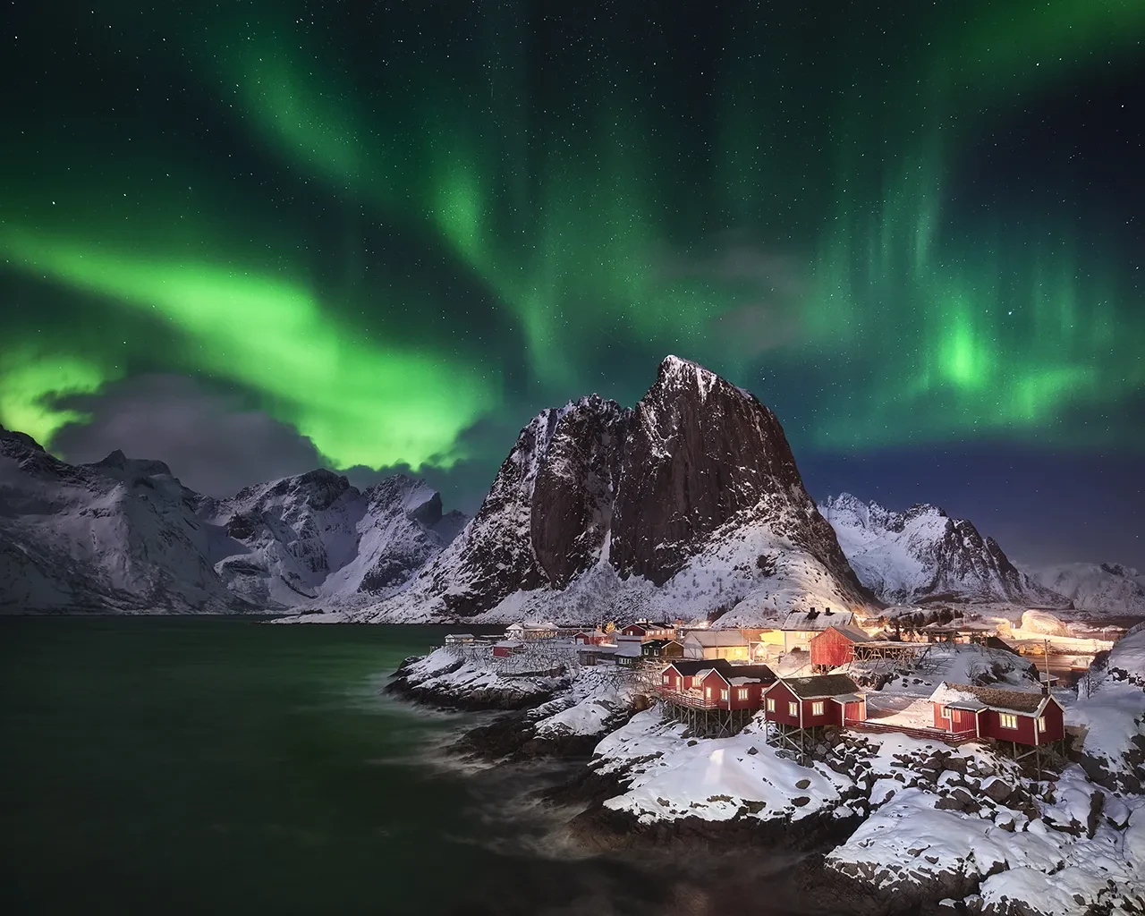 A-92118-5_Hamnøy Lights © Andreas Ettl copy.jpg