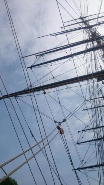 The Main Mast, the yards and their stunsle booms