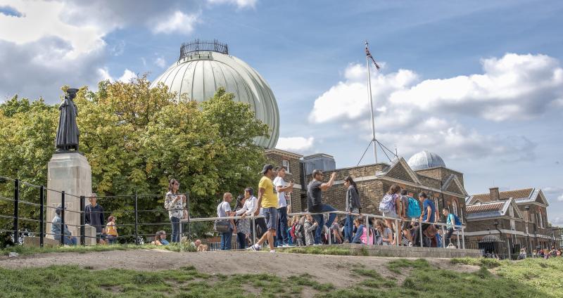 Crowds outside the Royal Observatory