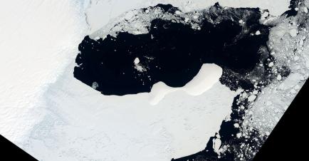Satellite photograph of an ice shelf in East Antarctica n the brink of collapse